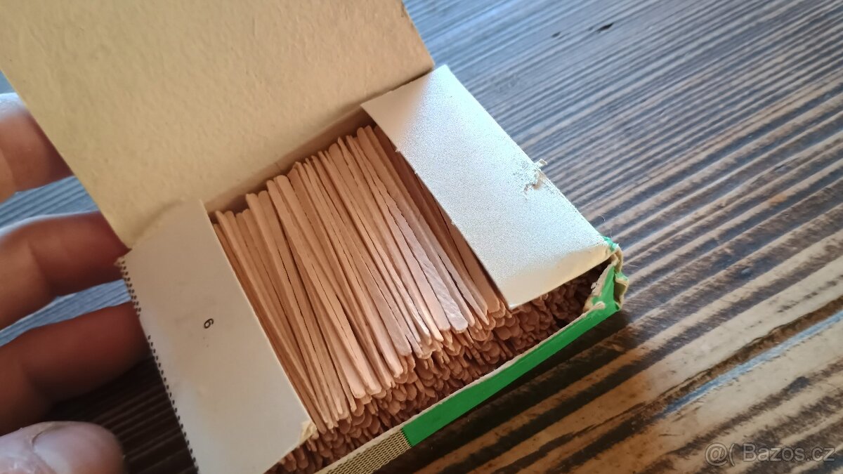 Retro láhev a párátka - 3