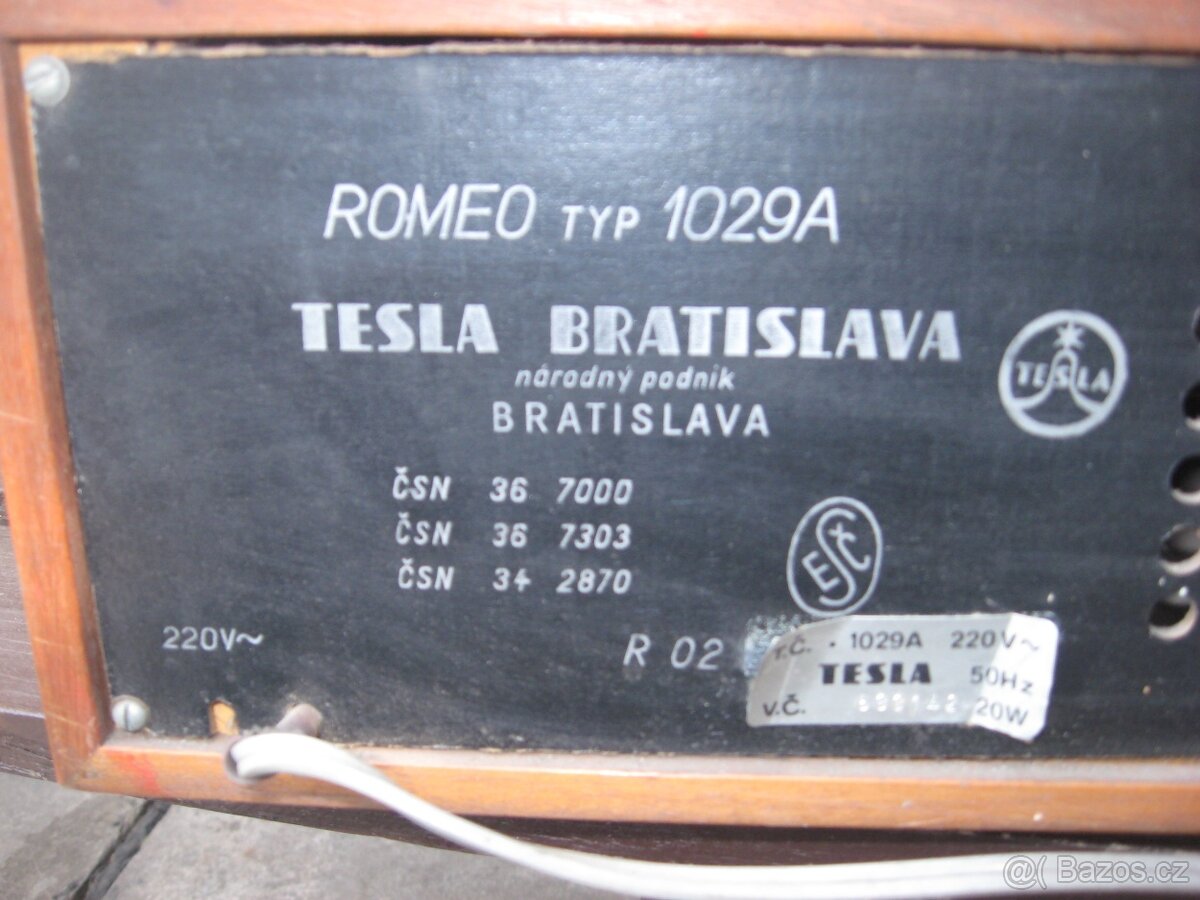 retro rádio s gramofonem - 3