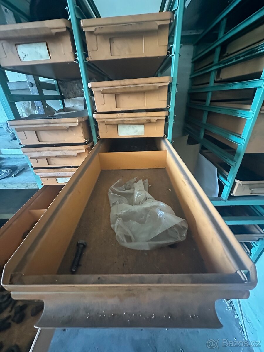 Šuflíkové regály do dílny - 3