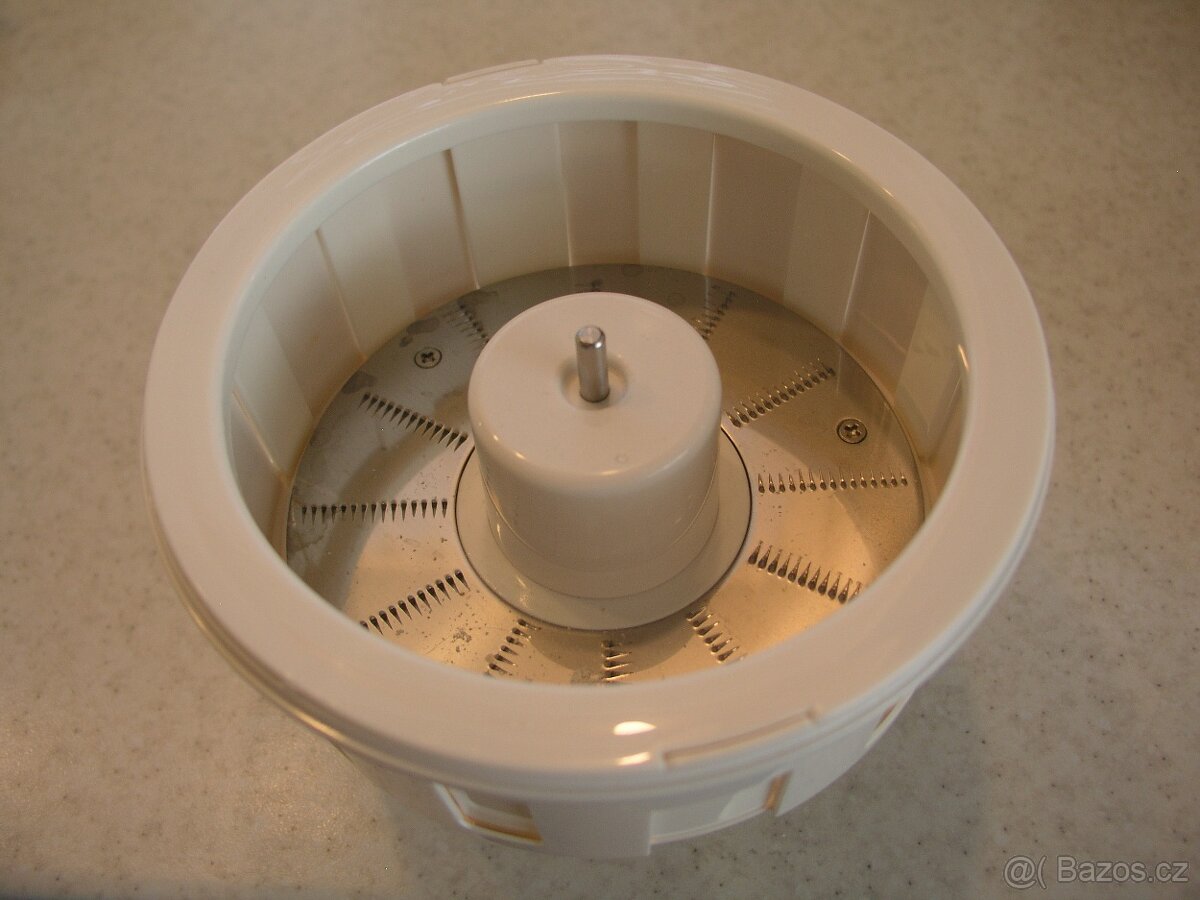 Odšťavňovač 350,- Kč na Robot MOULINEX Masterchef - 3