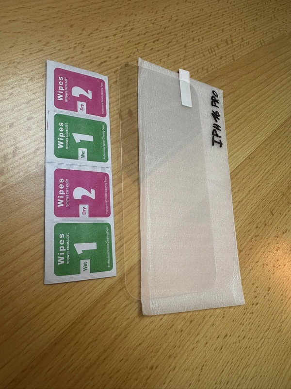 Ochranné tvrzené sklo Apple iPhone 16 Pro - 3