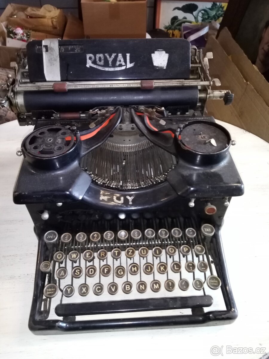 Starožitný psací stroj Royal - 3