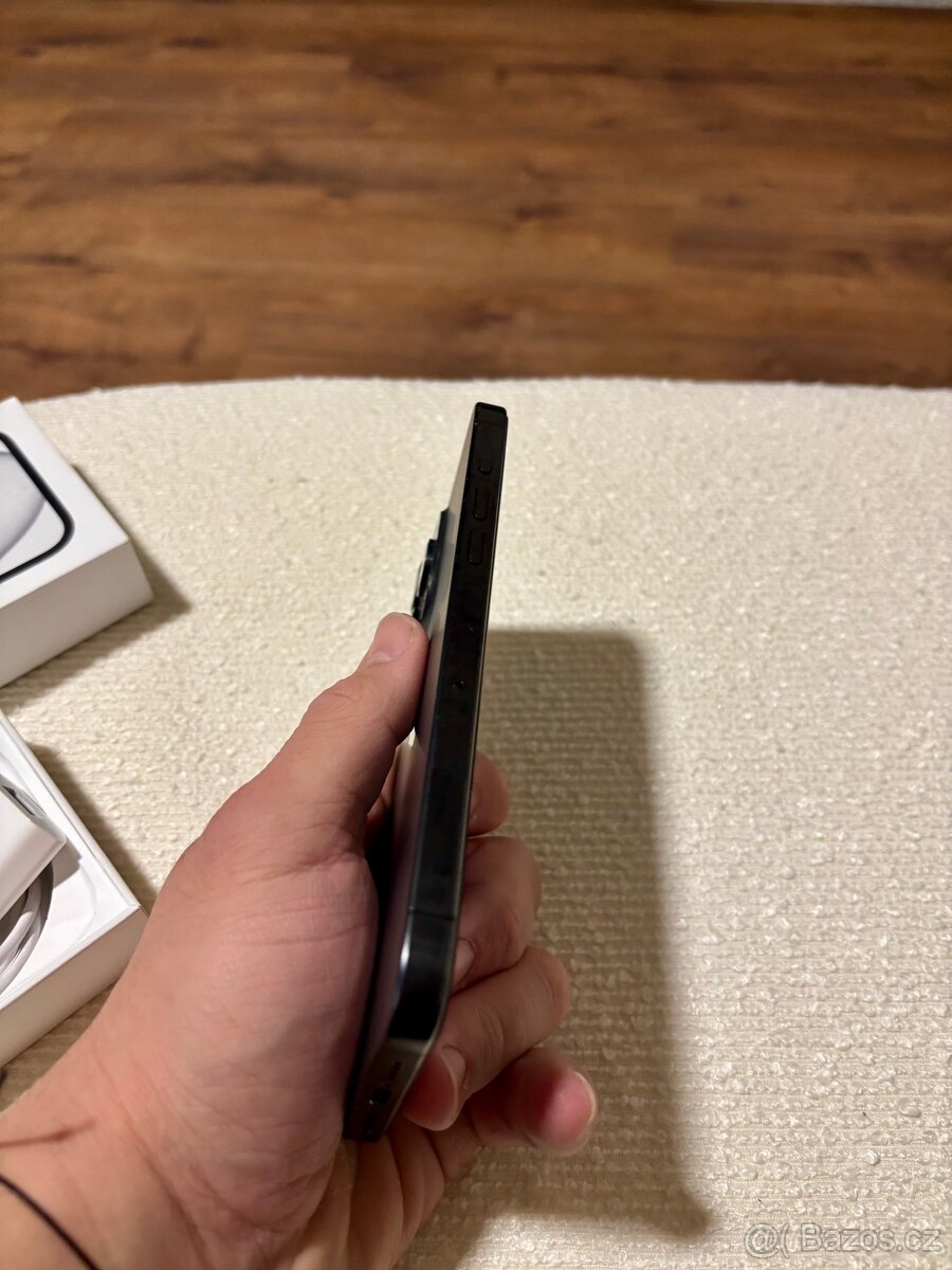 iPhone 15 Pro Max 256 GB - 3