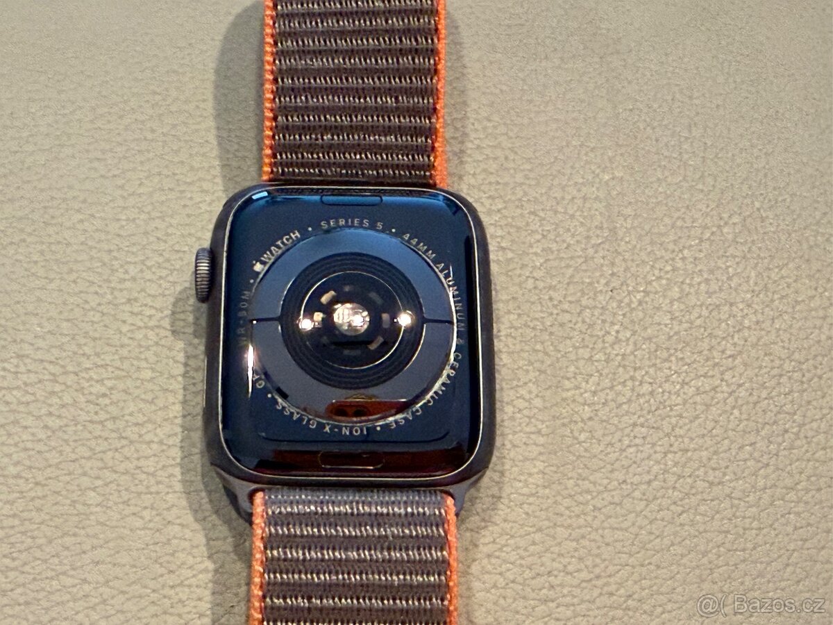 Apple Watch Series 5 44mm - 3