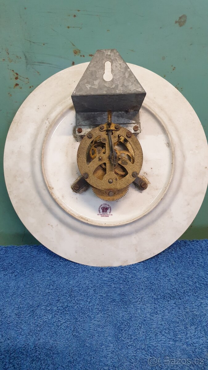 Prodám staré hodiny na pověšení(talíř). - 3