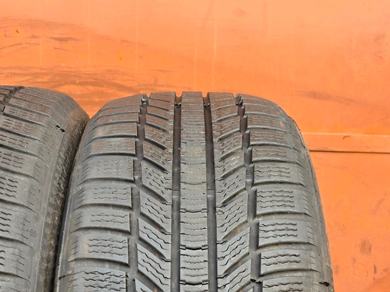 Zimní Continental 215/55/17 XL - 3