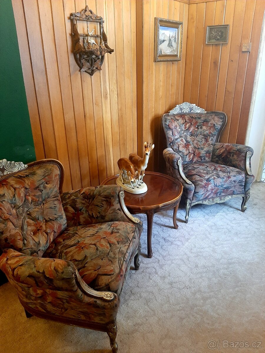 dvě křesla s konferenčním stolíkem - 3