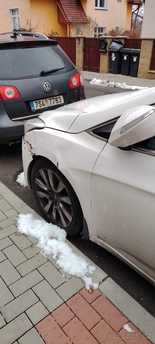 Hyundai i40 16crdi prémium výbava - 3