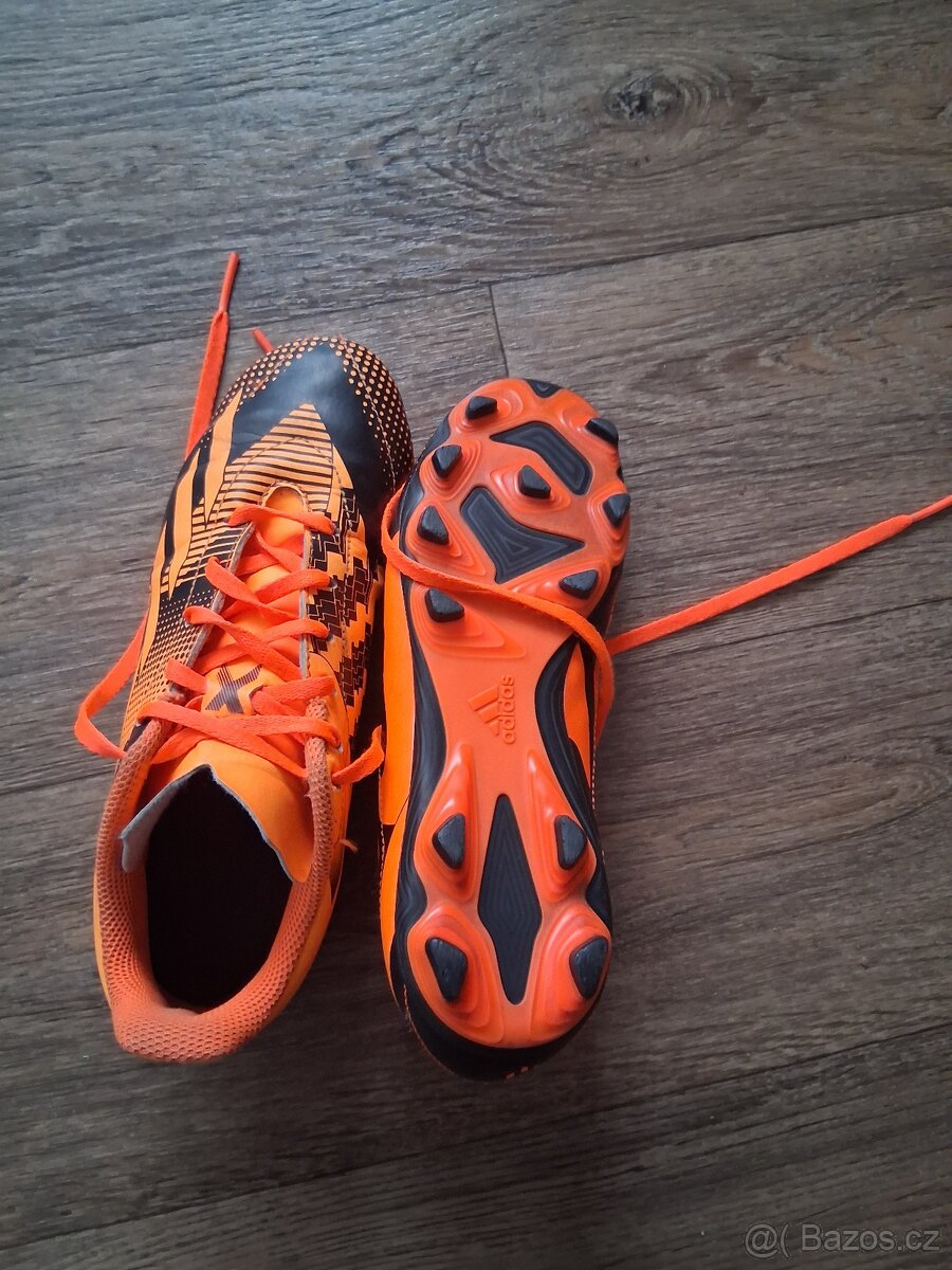 Oranžové kopačky - 3