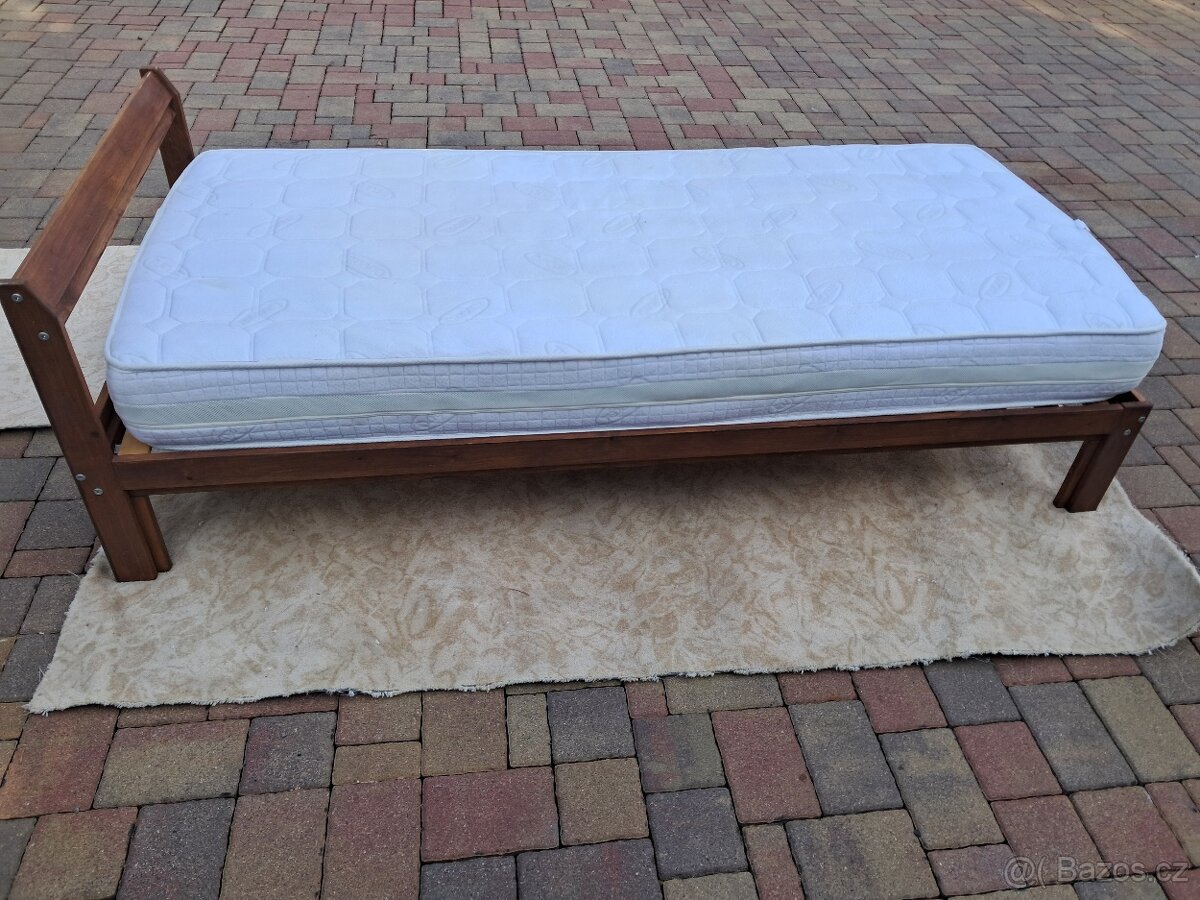 POSTEL S ROŠTEM A MATRACÍ -- 90/200 cm - 3