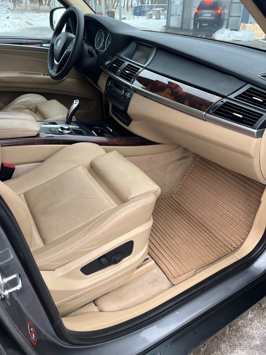 BMW X5 e70 - žlutý interiér - 3