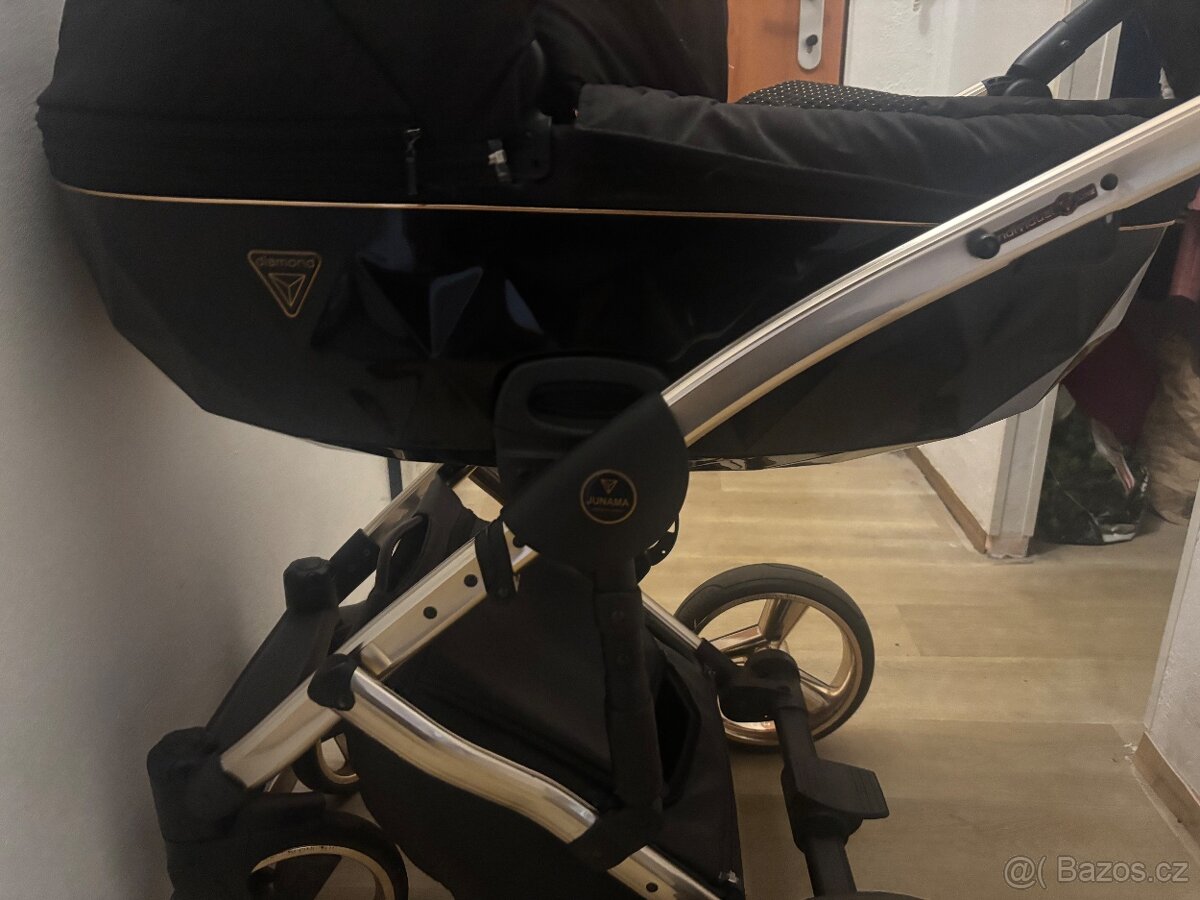 Kočárek Junama - 3