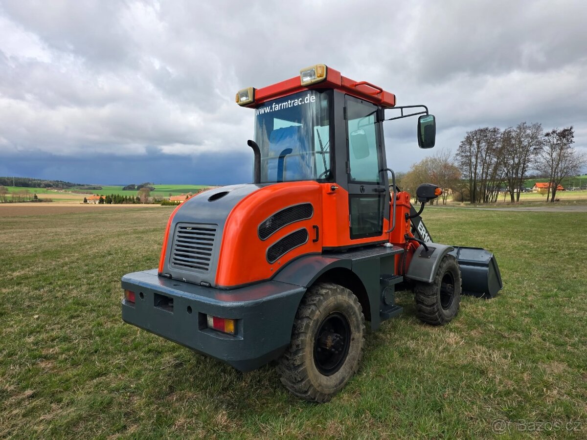 KLOUBOVÝ NAKLADAČ EVERUN ER10B - 3