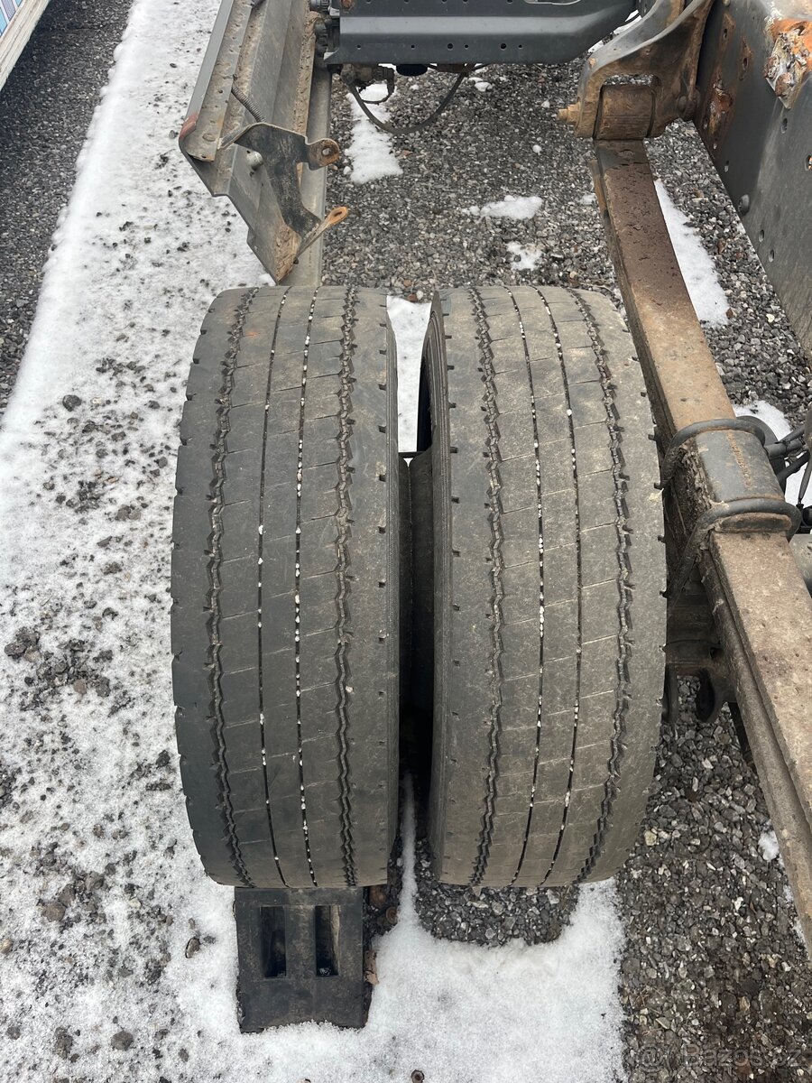 4ks pneumatika s diskem 215/75 R17.5 - 3