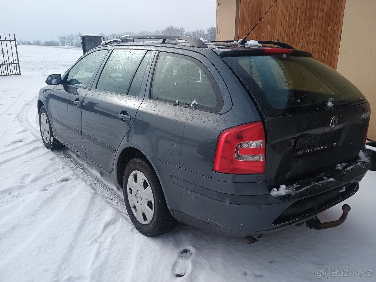 Škoda Octavia 2 díly - 3