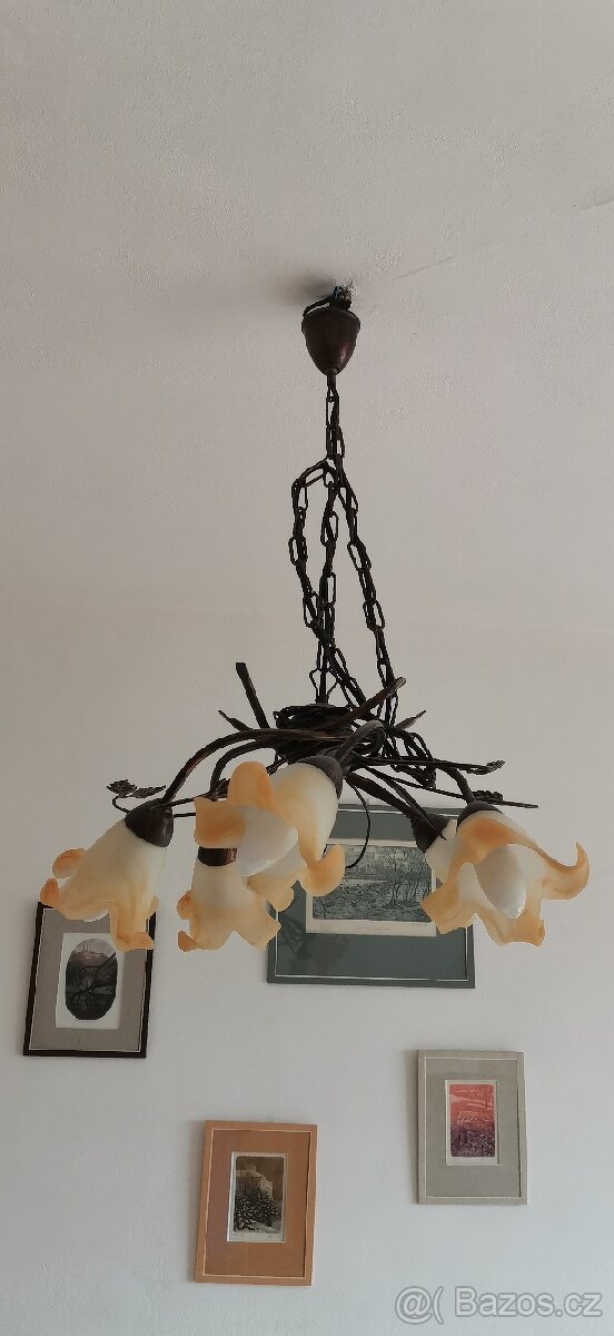 Lustry a nástěnná světla - 3
