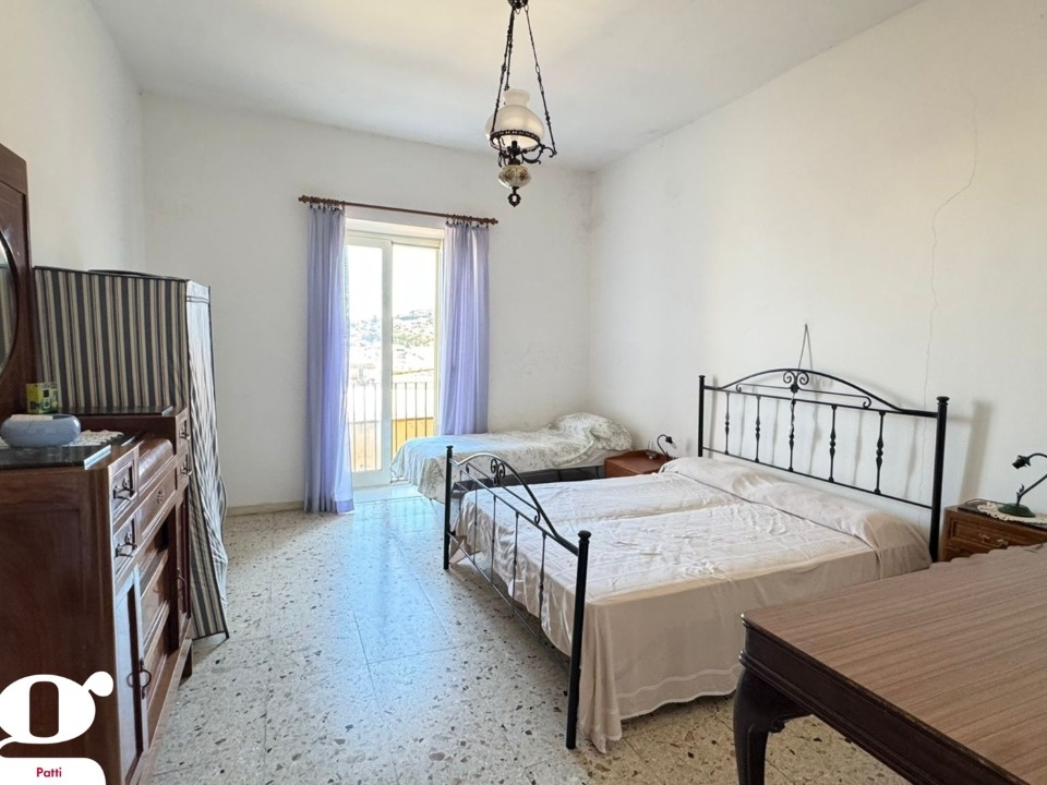 Sicílie, RD 5+1, 130 m2, v histor. centru Patti, Via Roma - 3