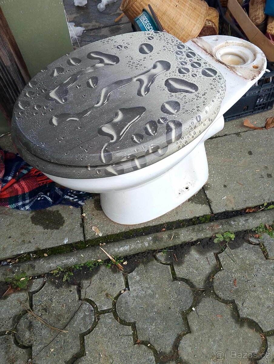 Keramický záchod, 4990kč prodám za 990kč použitý krátce - 3