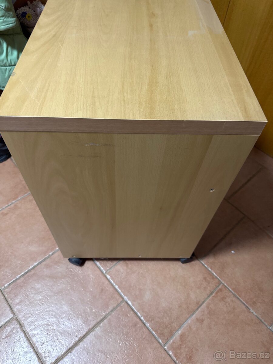 Stůl pod PC z Ikea - 3