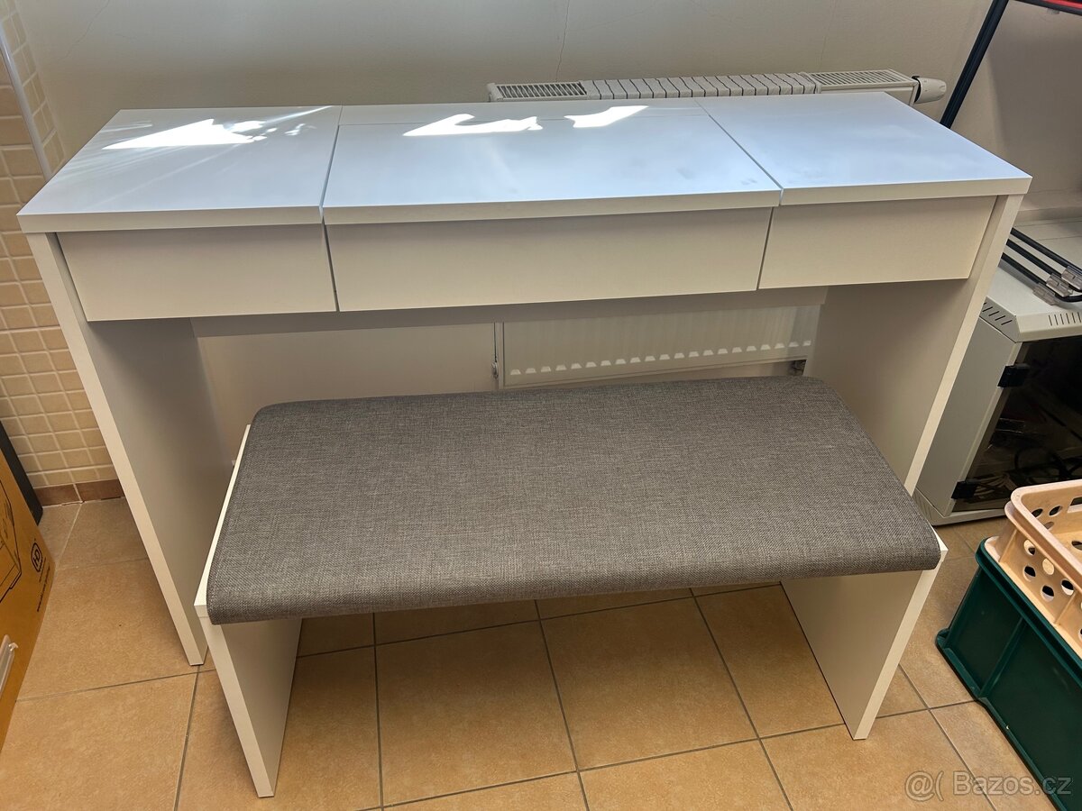Toaletní stolek - 3