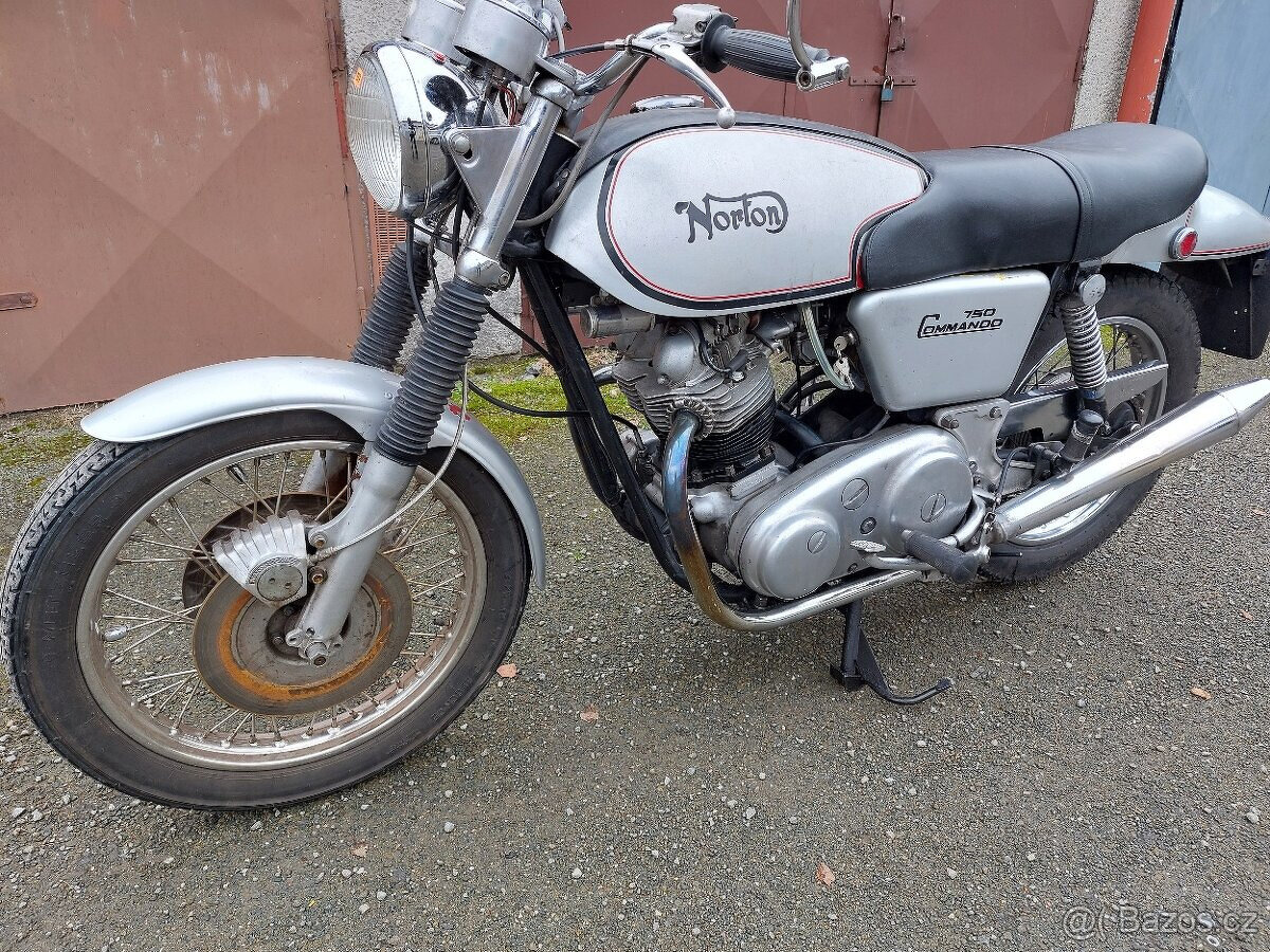 Norton Comando 750 - 3