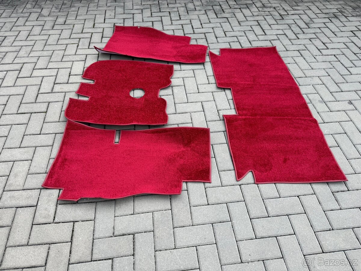 Volha Gaz 24, nové koberce - 3