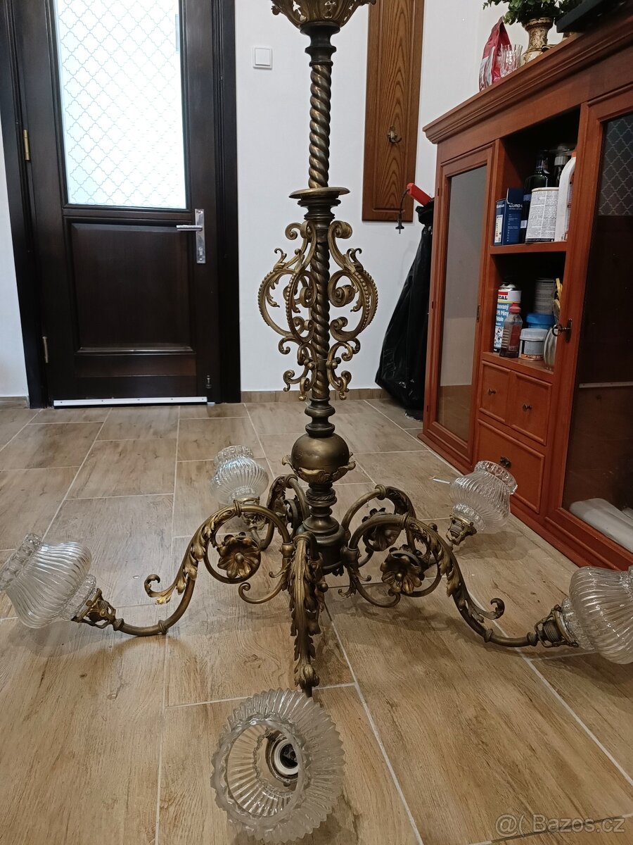 mosazný lustr 5 ramen - 3