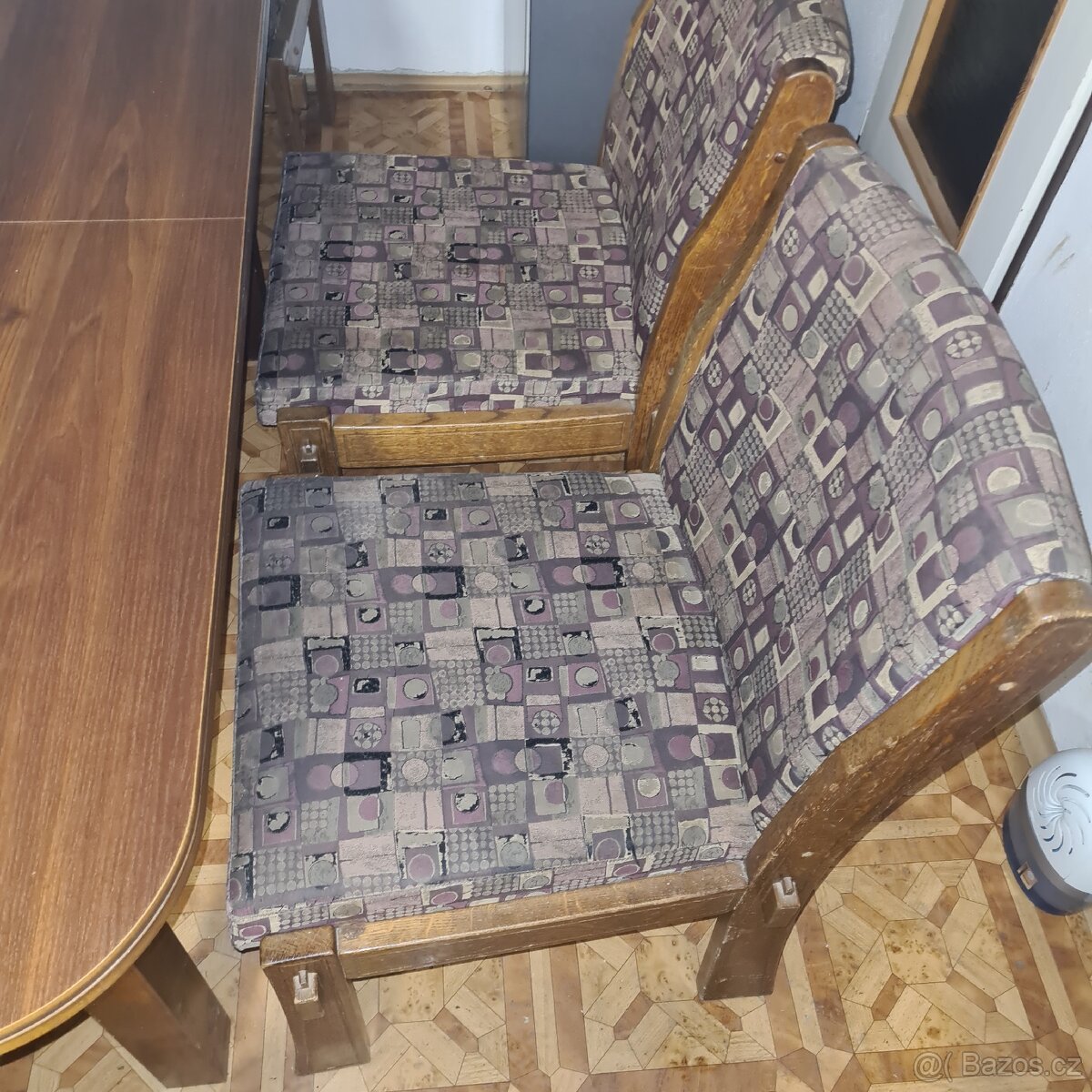 Jídelní stůl a rohová lavice - 3