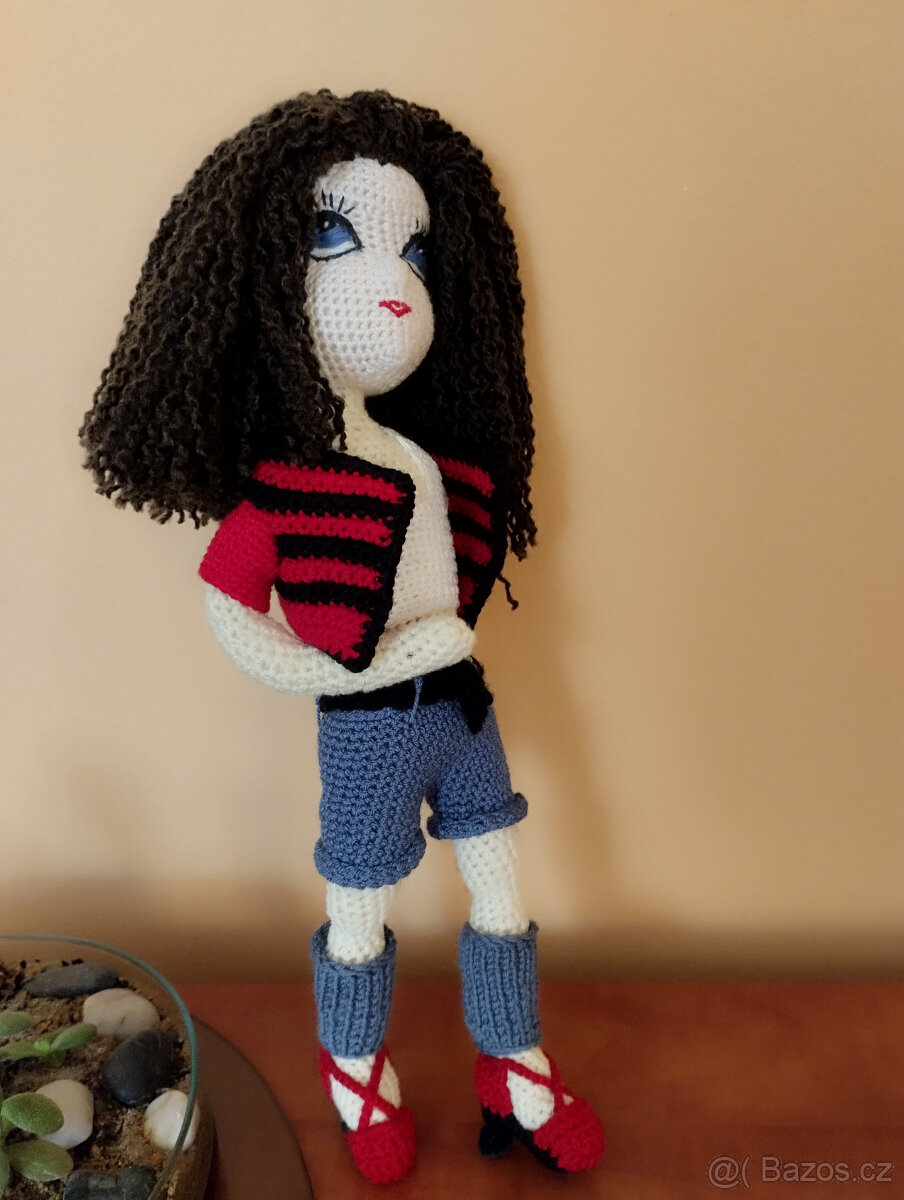 Háčkovaná panenka - 3