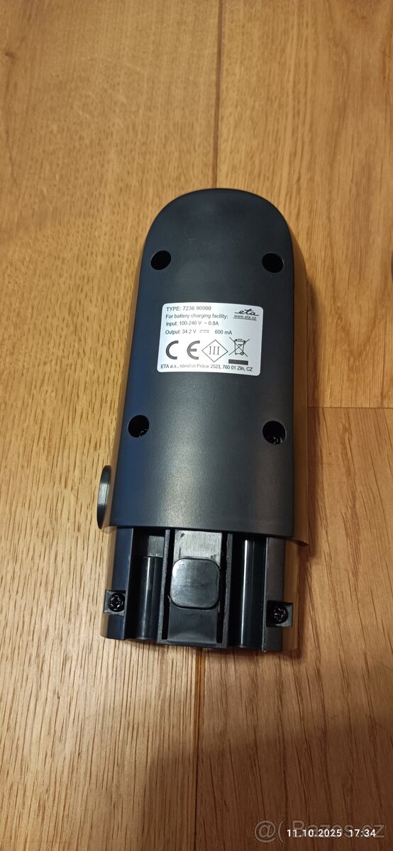 Příslušenství k vysavači/nabíjecí stanice - 3