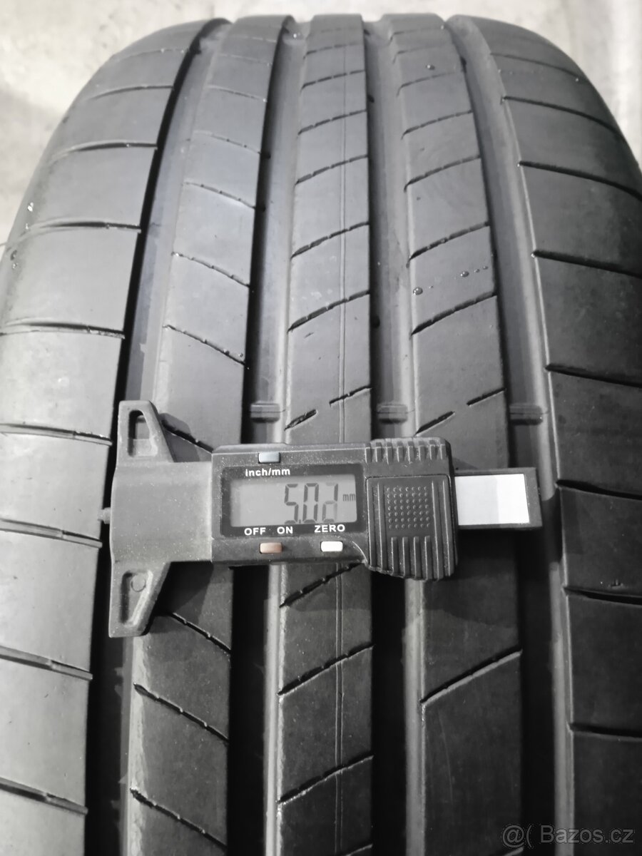 4ks letni 235/55/19 Bridgestone - 3