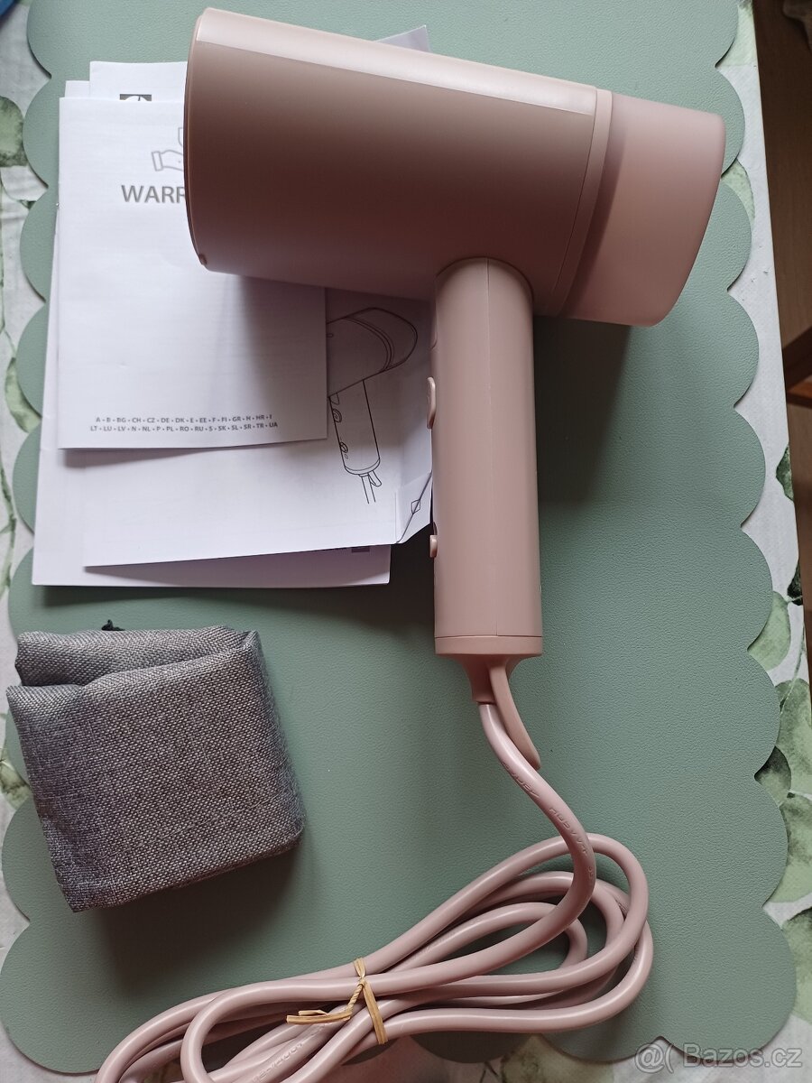 Napařovač oděvů Electrolux - 3