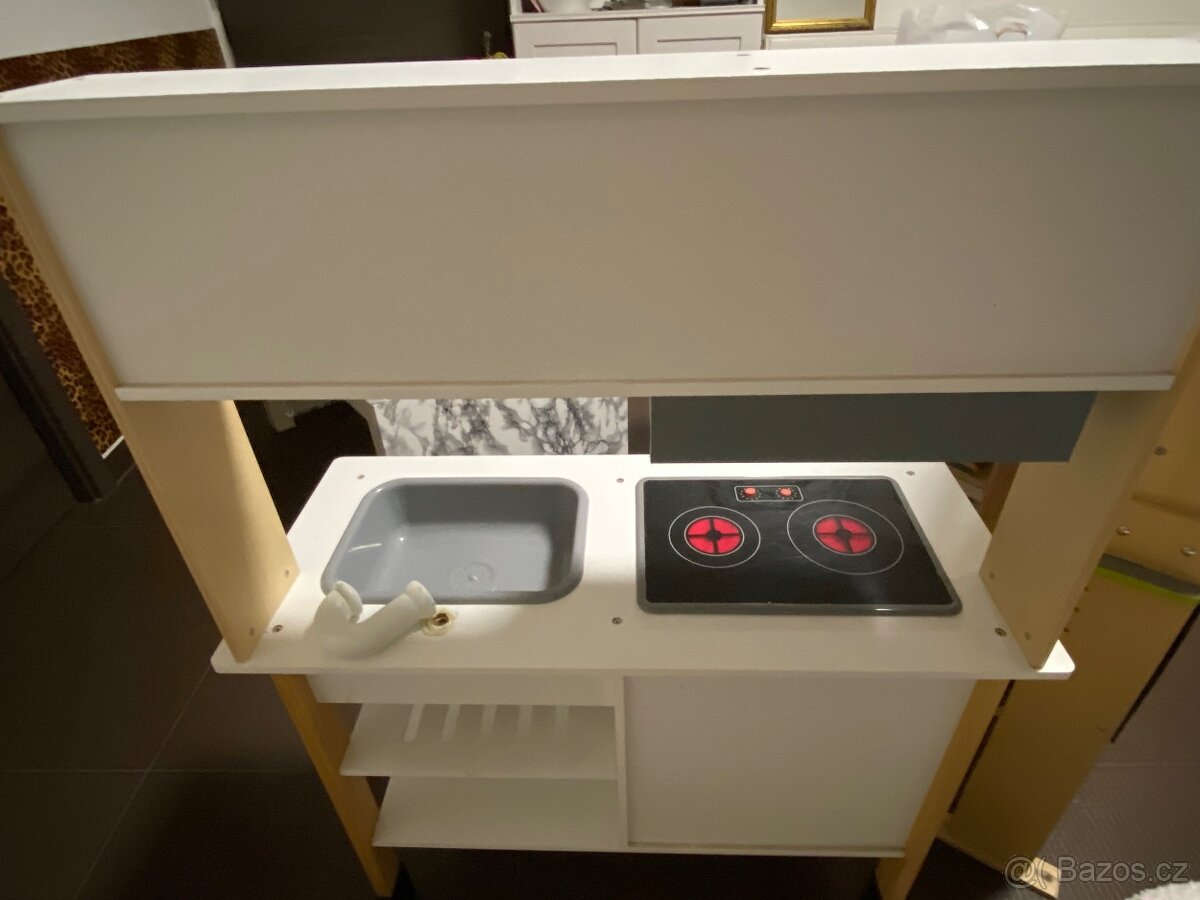 Kuchyňka + obchůdek + stůl - 3