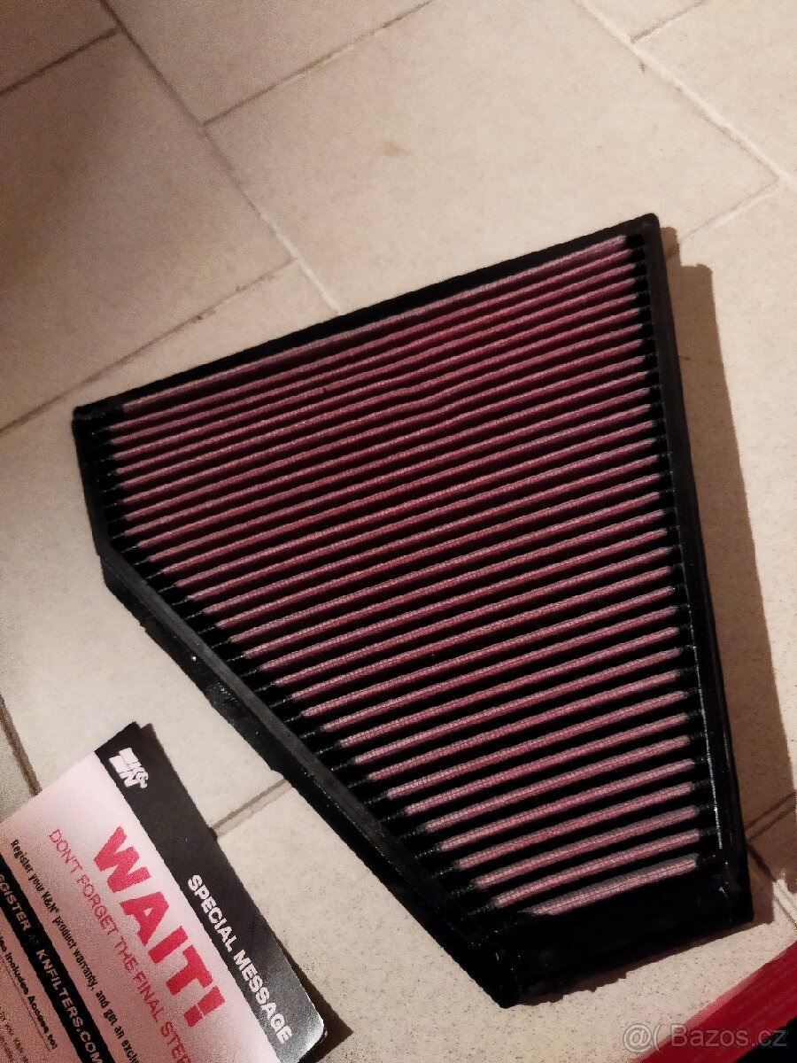 Vzduchový filtr K&N Filters 33-2332
- 3