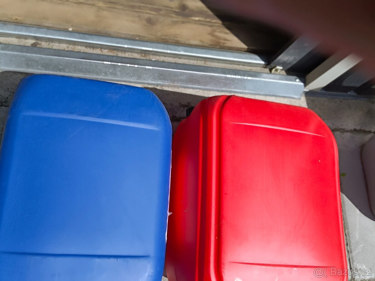 Plastové kanystry - 3