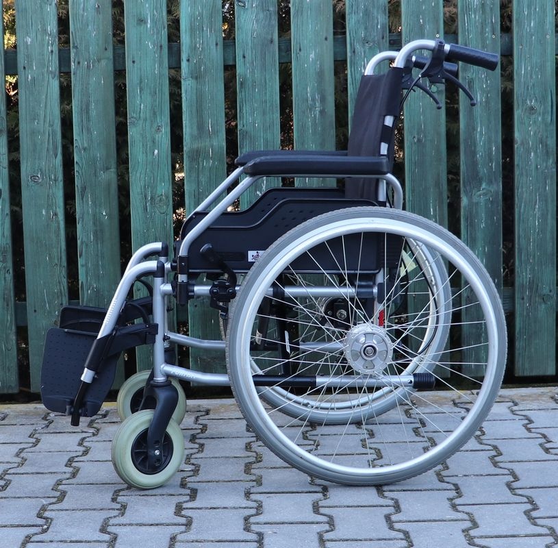 074-Mechanický invalidní vozík Meyra. - 3