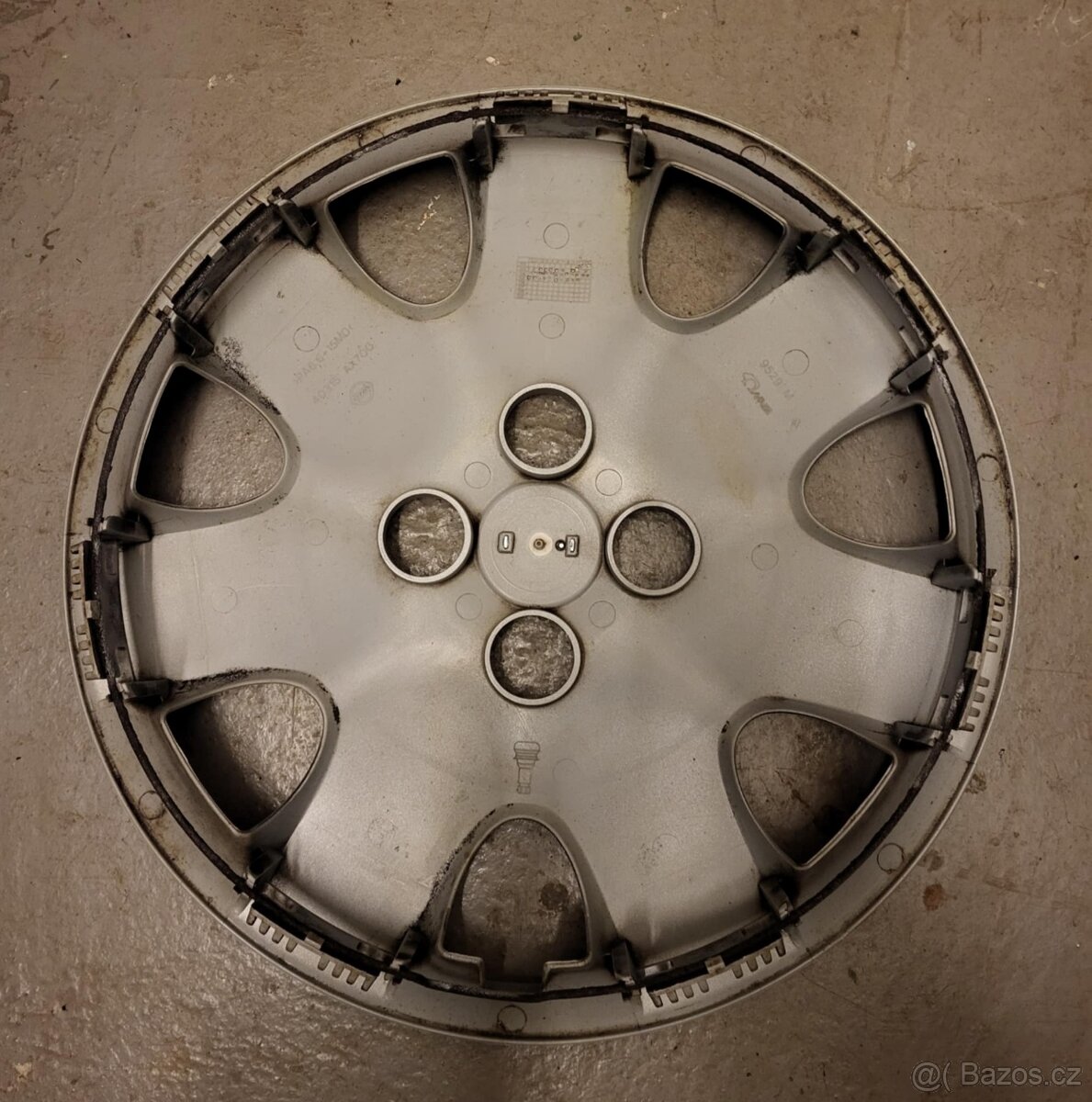 1 kus poklice Nissan 15" - 3
