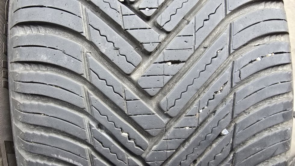 Celoroční pneu 225/55/17 Hankook - 3