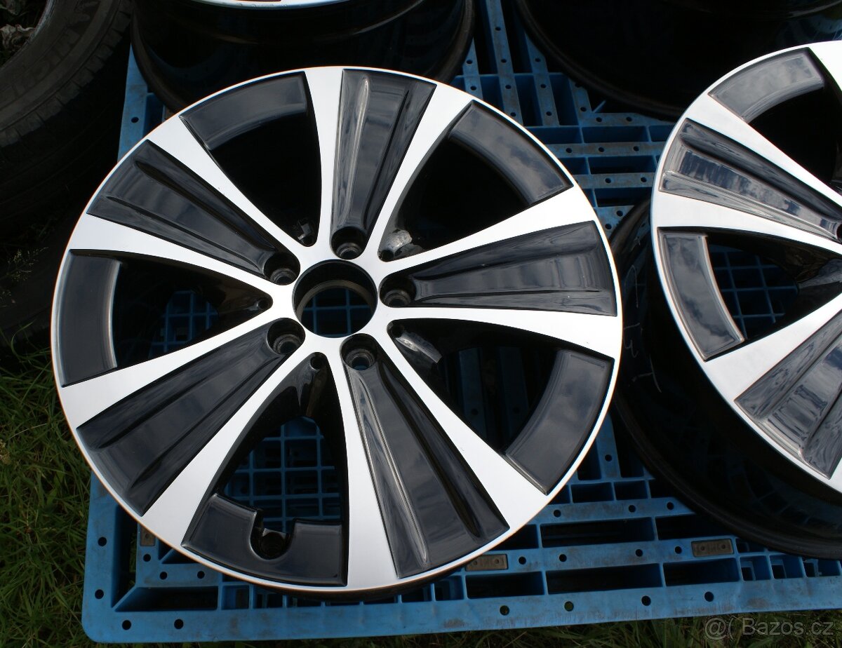 Bicolor paradni original alu Mercedes a VW Seat Skoda R18 - 3