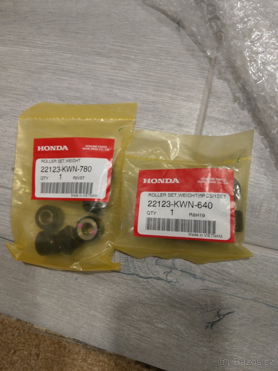 Řemen a válecky variatoru Honda pcx 125,150 nove original - 3