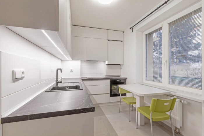 Prodej světlého bytu 2+1 (60 m²) v Rosicích u Brna - 3