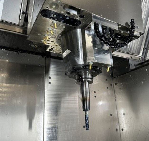 Obráběcí centra - pětiosá C 650 U - 3