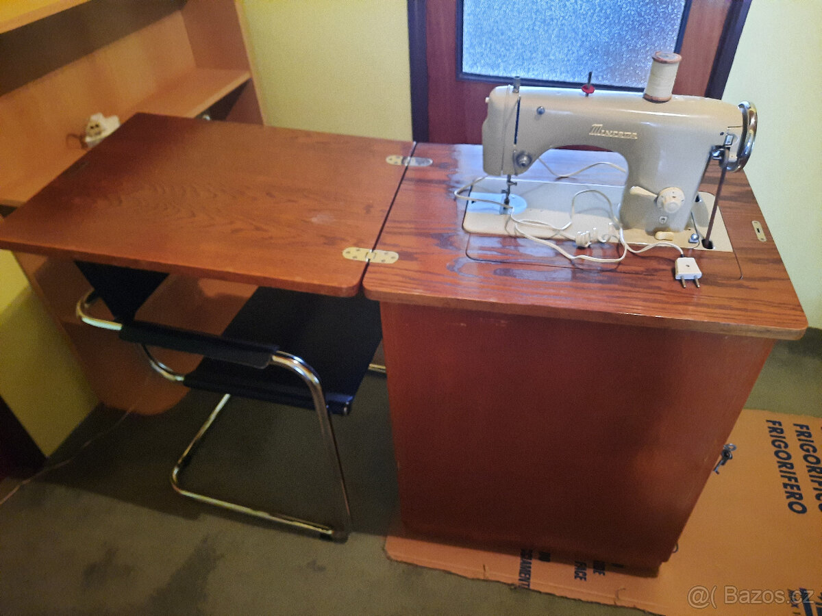 Retro šicí stroj Minerva - 3
