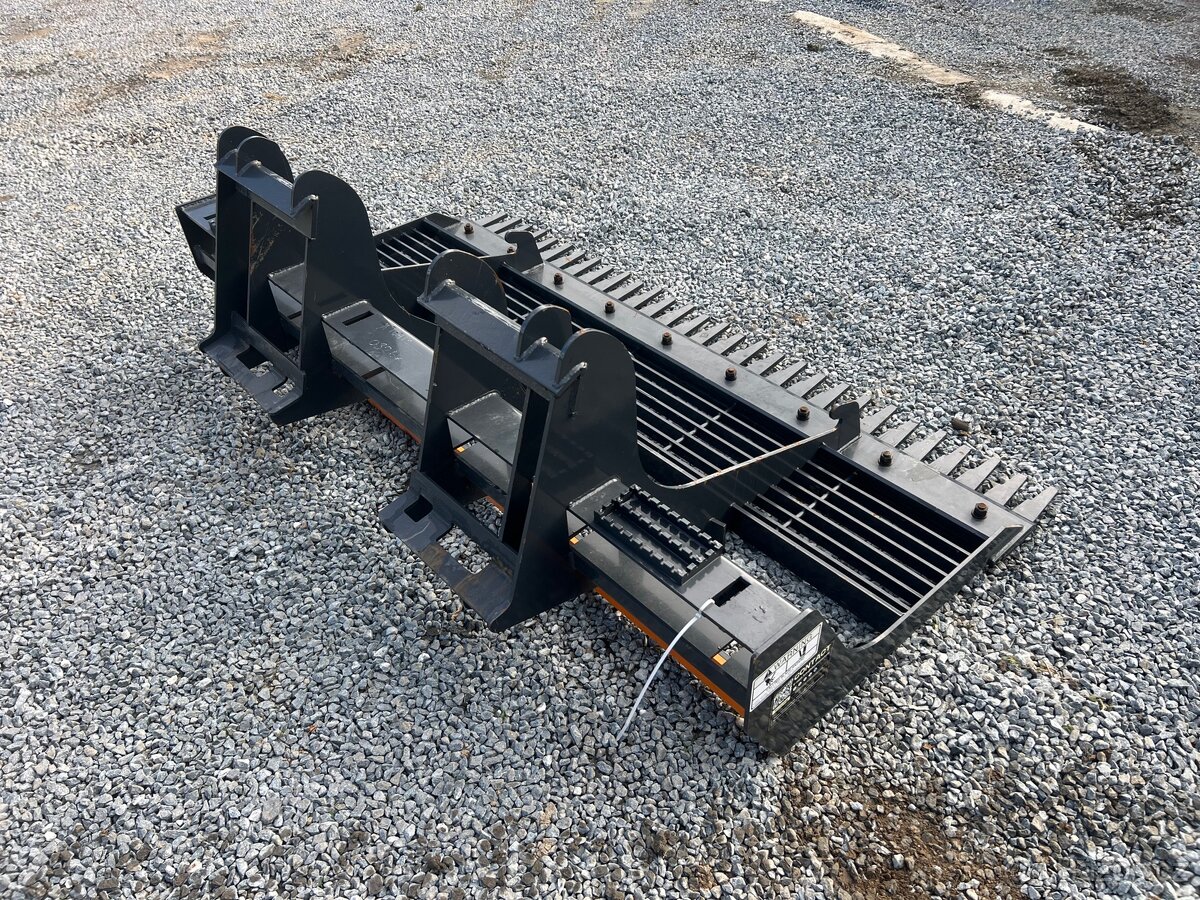 Vyrovnávací zařízení pro terén nové na smykový nakladač - 3