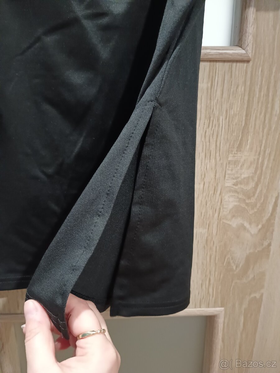 Prodám pěkné černé triko. Značka Shein - 3