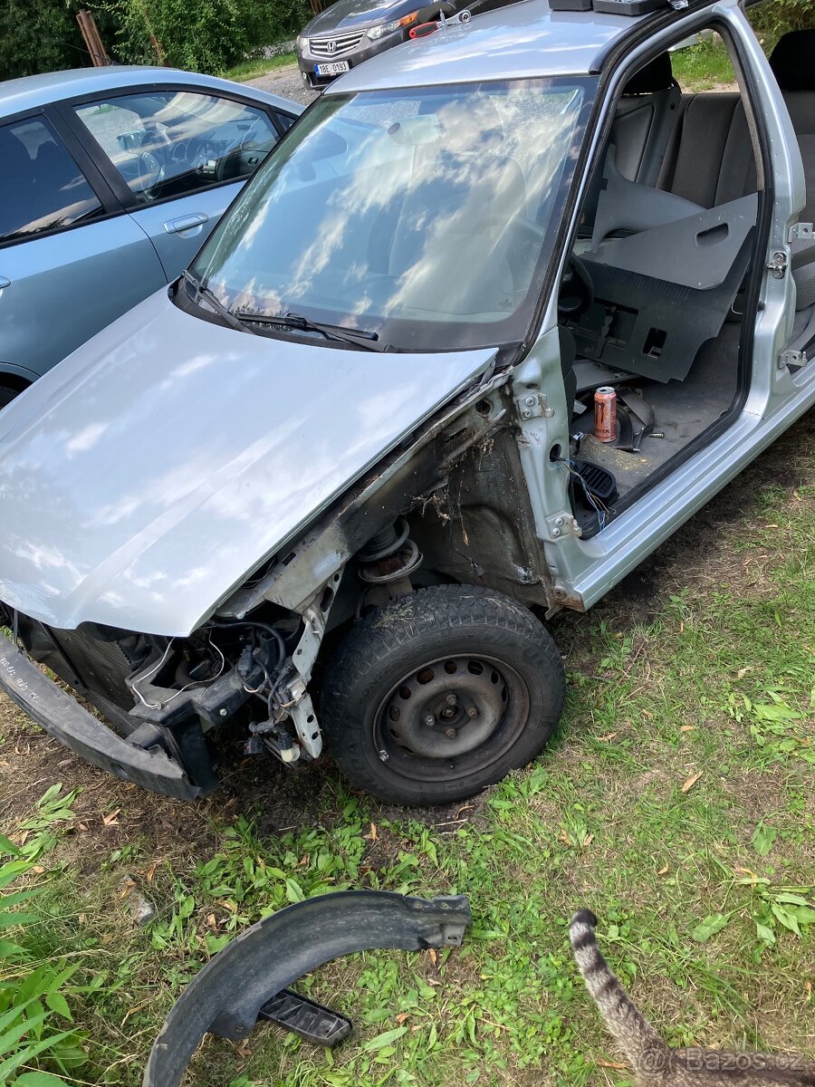 VW Polo 6N2 na díly - 3