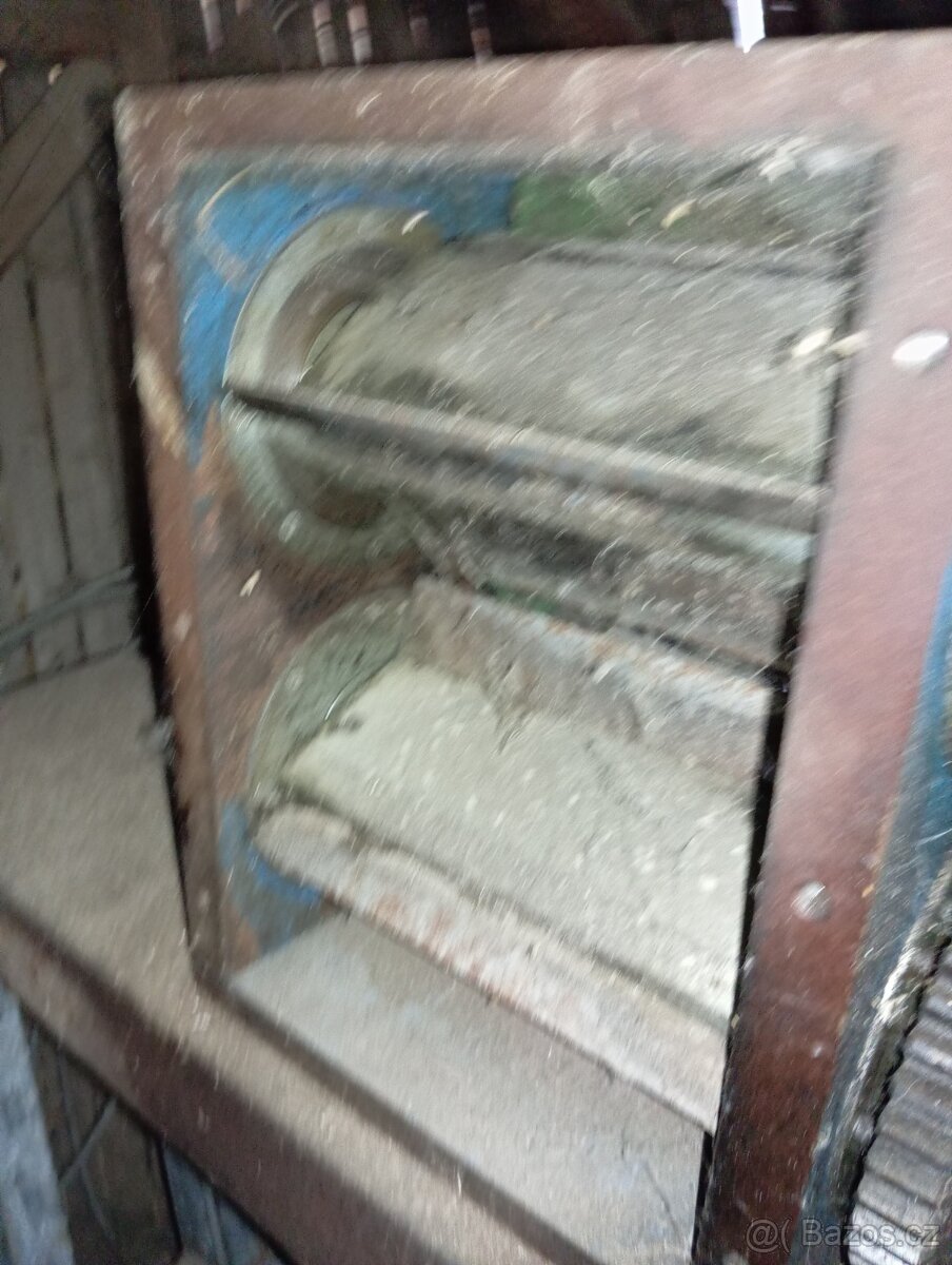 Špalíkovač za traktor - 3