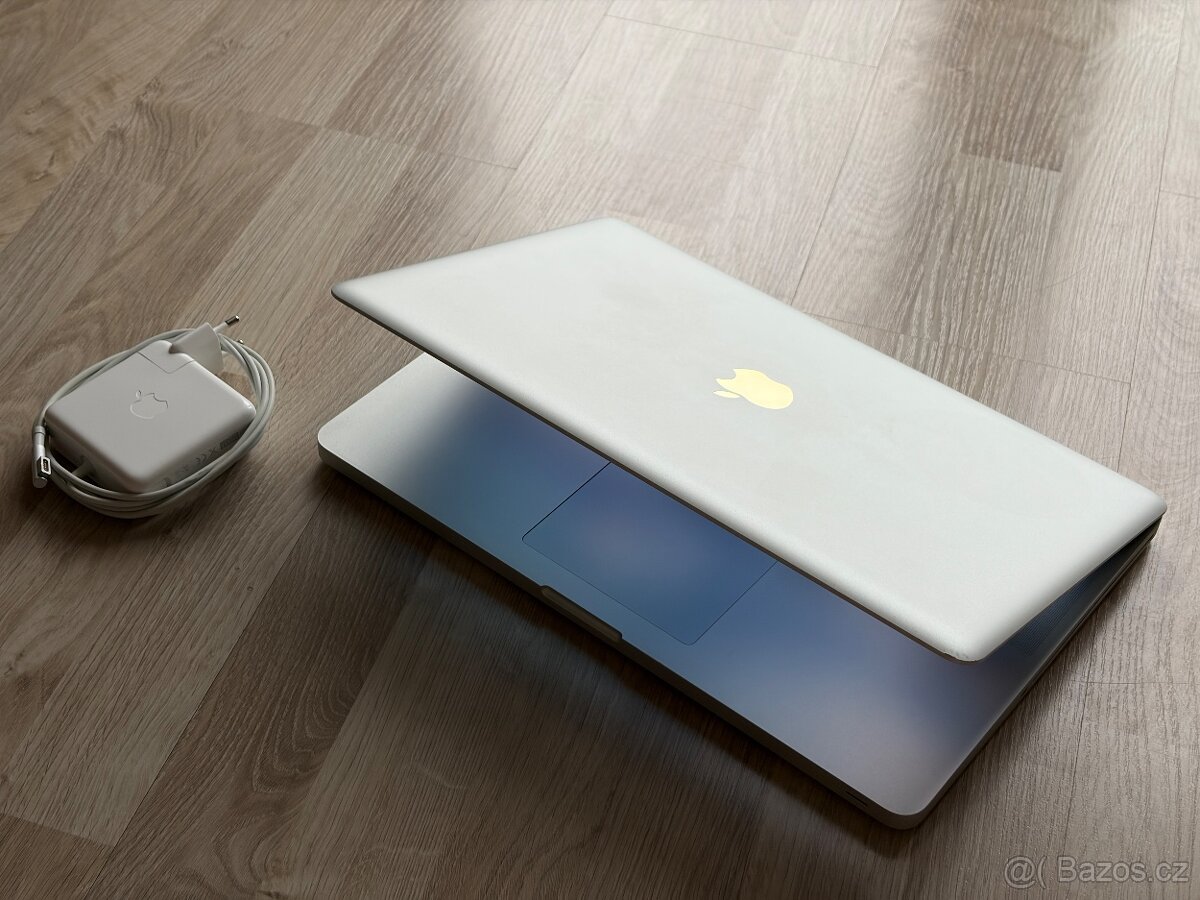 Apple Macbook Pro 15¨ CTO / i7 / 16GB Ram / SSD - TOP - 3