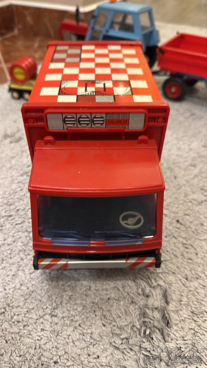 Prodám retro autíčko z 80. let. - 3