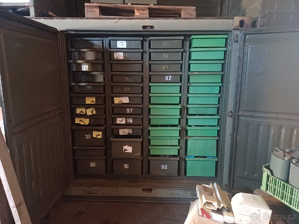 Šuplíková nástavba do kontejneru - 3